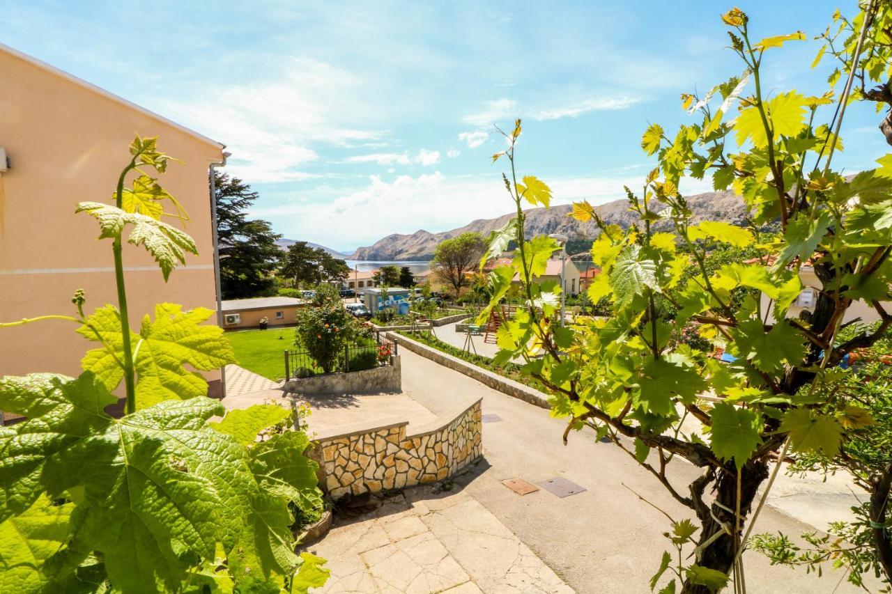 Apartments Edo With Terrace Baška Exteriör bild