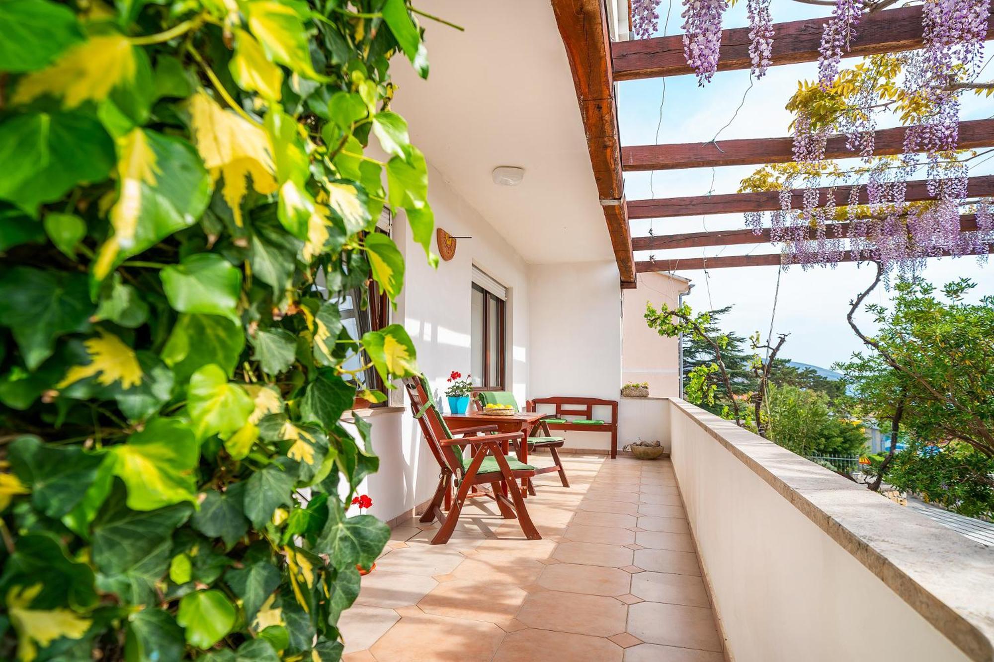 Apartments Edo With Terrace Baška Exteriör bild